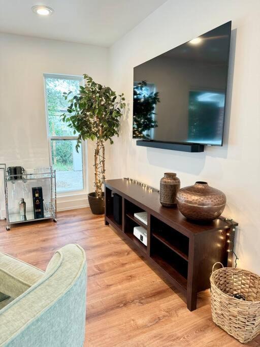 Downtown Dream- Relaxing Escape In Downtown Pensacola Vila Exterior foto